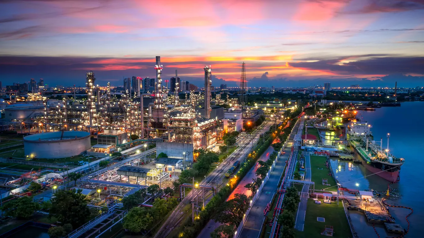 Night view of an oil and gas refinery.